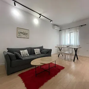 Apartment Kadare City-center With Balcony, Tirana