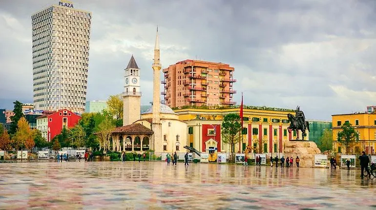Elisabet Tirana Daire